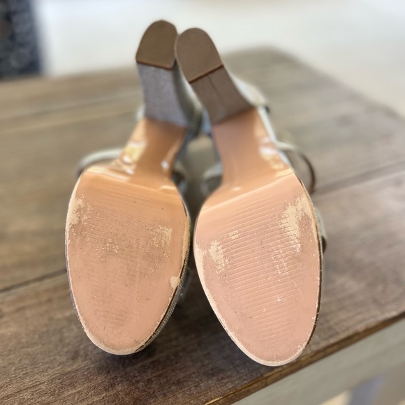 Women’s size 9 silver heels - Picture 6 of 6